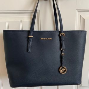 Michael Kors Jet Set Tote